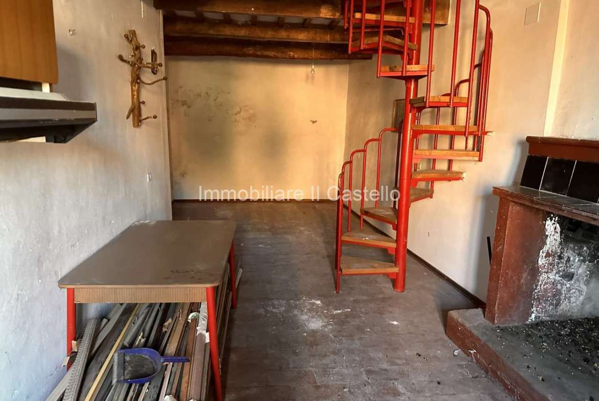 Po312 – Stone portion requiring renovation, for sale in Panicale.